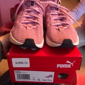 Girls sneakers